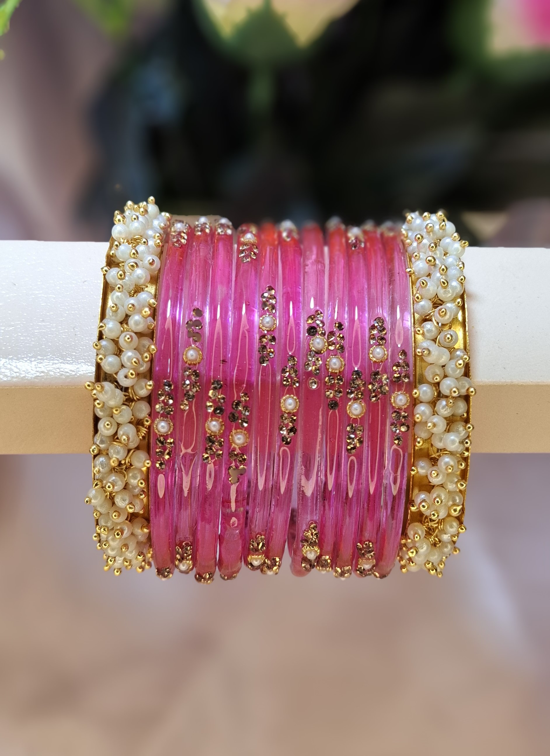 🛍️ Kashmiri Glass Bangles Combo (১ ডজন প্রিমিয়াম চুড়ি ও ২ পিস রাজকীয় গাজরা কড়া) ✨