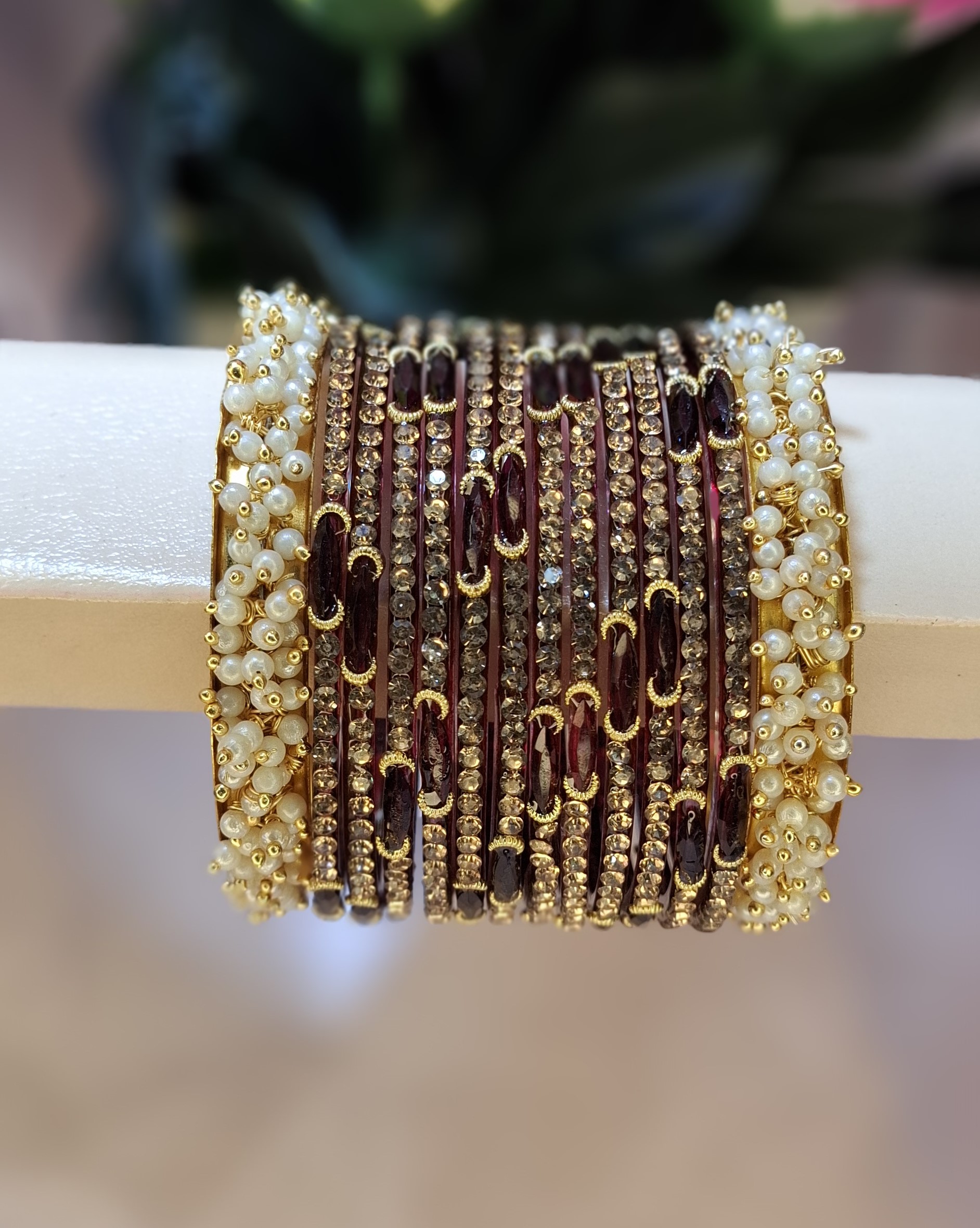🛍️ Maroon/Brown Kashmiri Glass Bangles Combo (১ ডজন প্রিমিয়াম চুড়ি ও ২ পিস রাজকীয় গাজরা কড়া) ✨