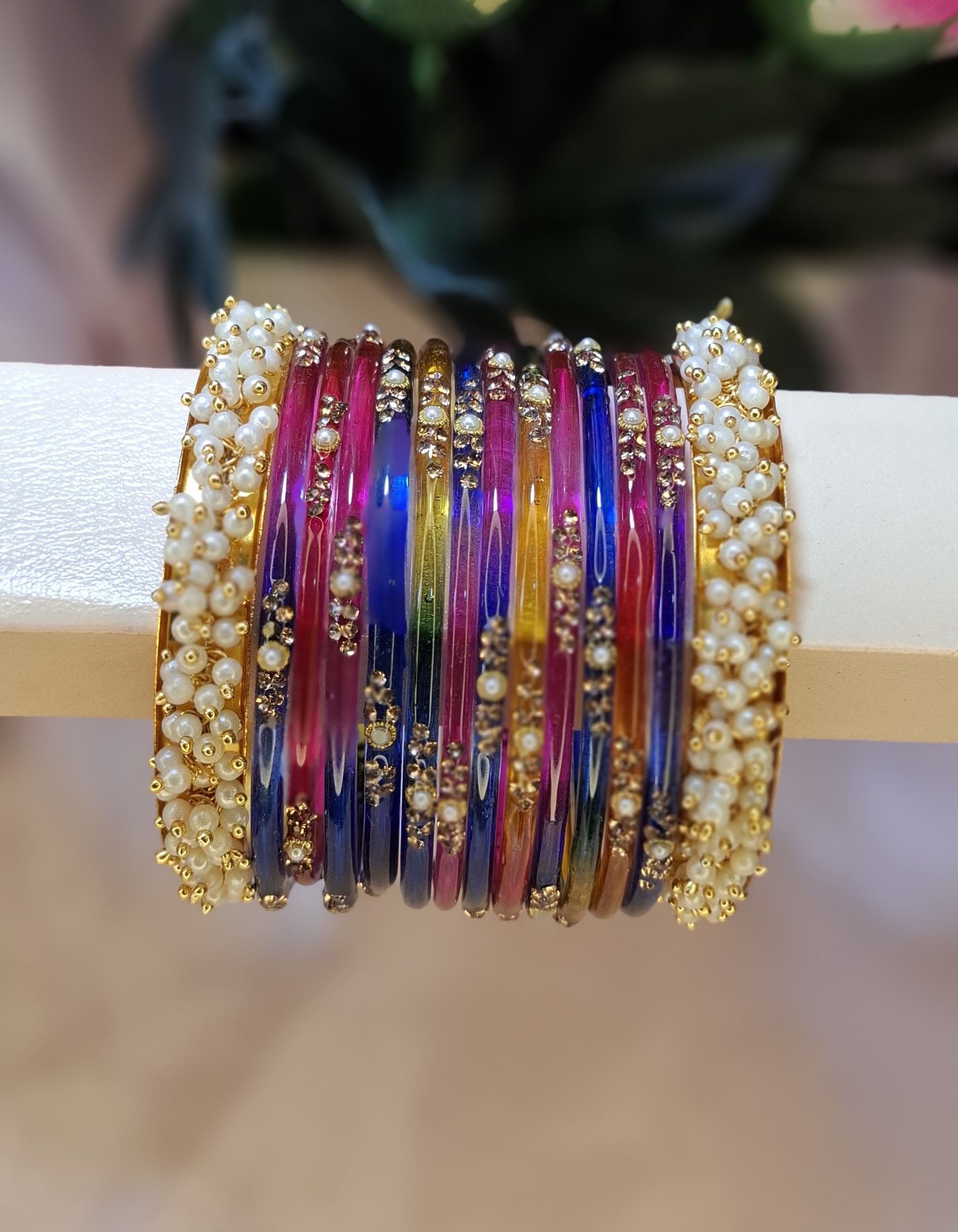 🛍️ Exclusive Multicolor Kashmiri Glass Bangles Combo (১ ডজন প্রিমিয়াম চুড়ি ও ২ পিস রাজকীয় গাজরা কড়া) ✨